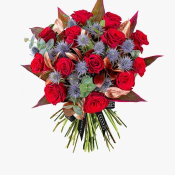 12 Romantic Red Roses